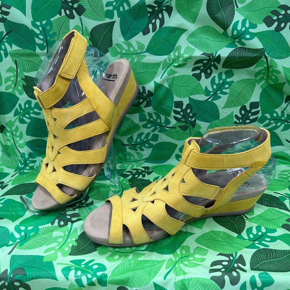 New Earth Origins Pippa Womens Suede Wedge Sandals Shoes Yolk Yellow size 9 wide